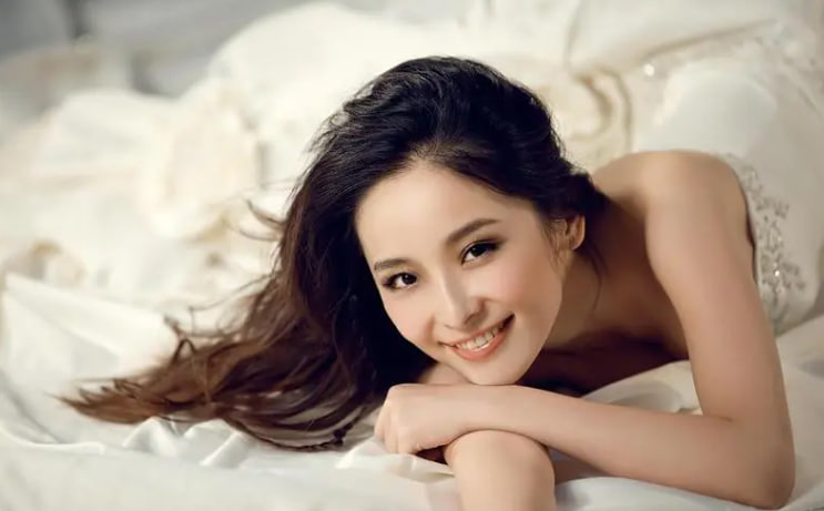 Mobile phone bank into the popularization stage  